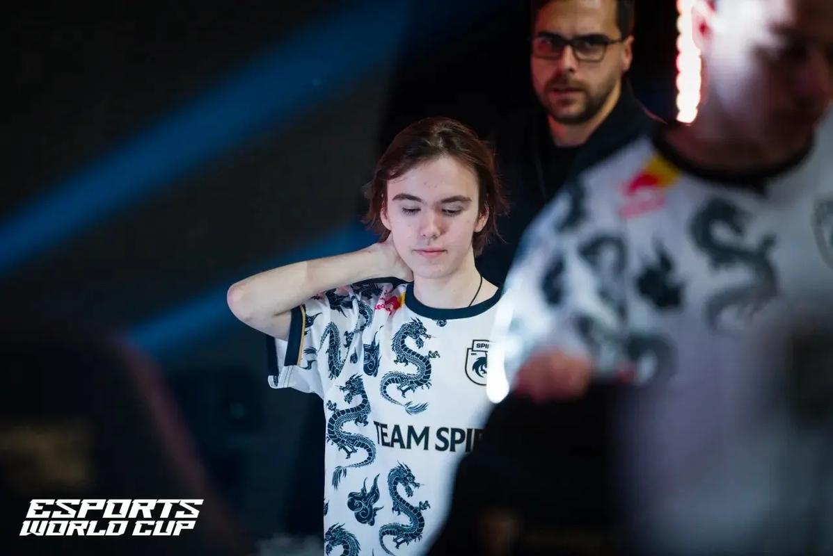 iG官方：主教练Loong正式加入