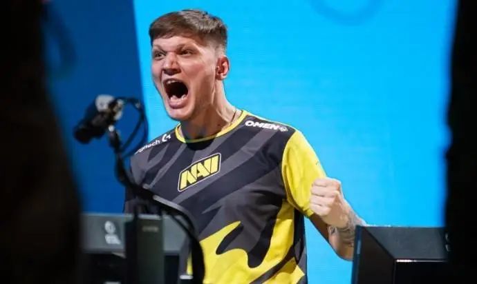 FoFo ：这赛季自己表现还可以吧，想办法为队伍多做一点